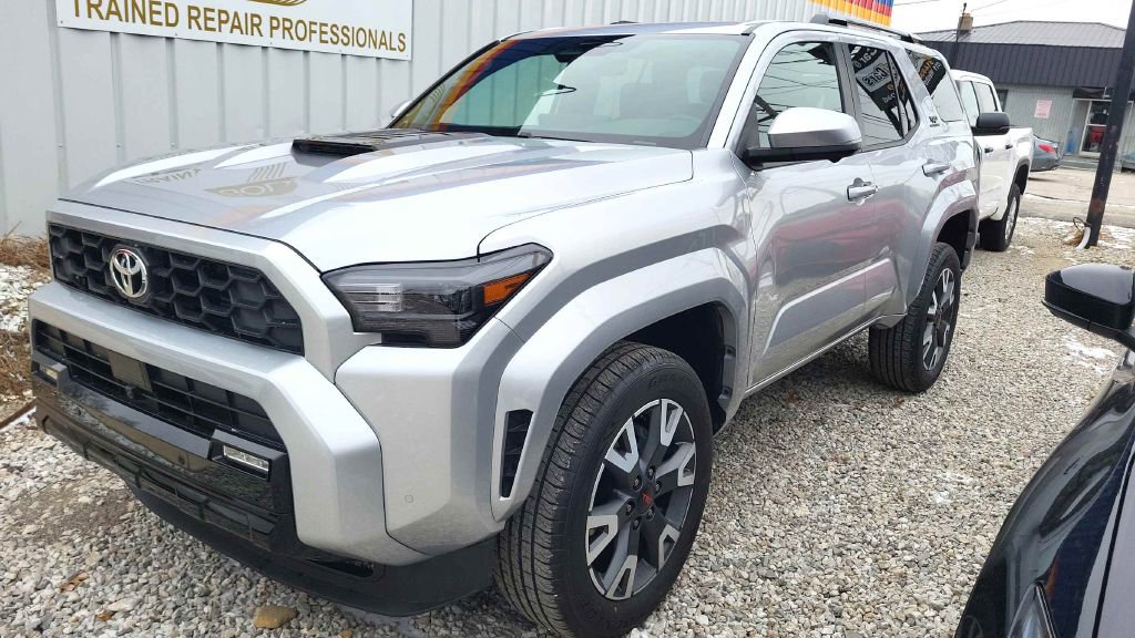 Used 2025 Toyota 4Runner SR5 image 2