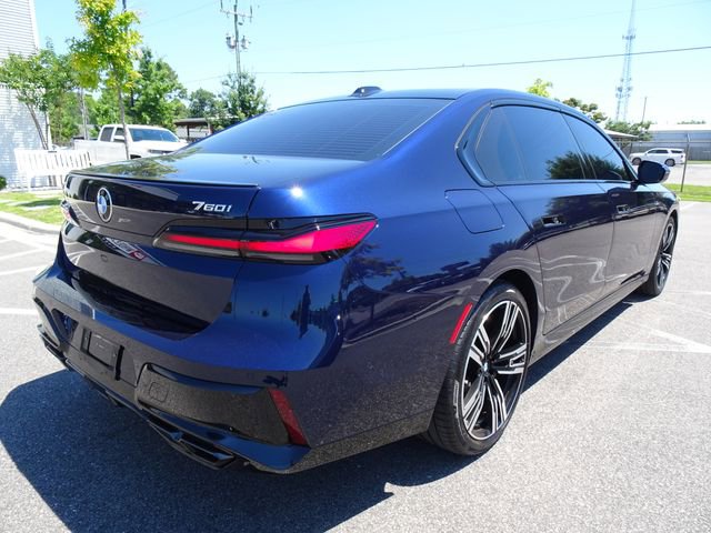 Used 2026 BMW 760i xDrive w/ Executive Package AWD/4WD image 4