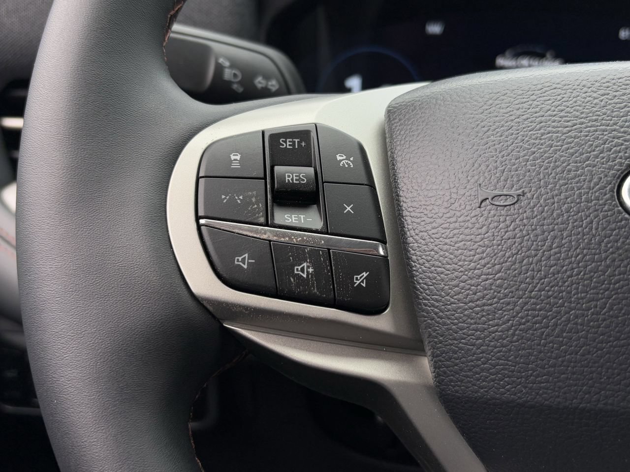 New 2026 Ford Explorer Active RWD image 14