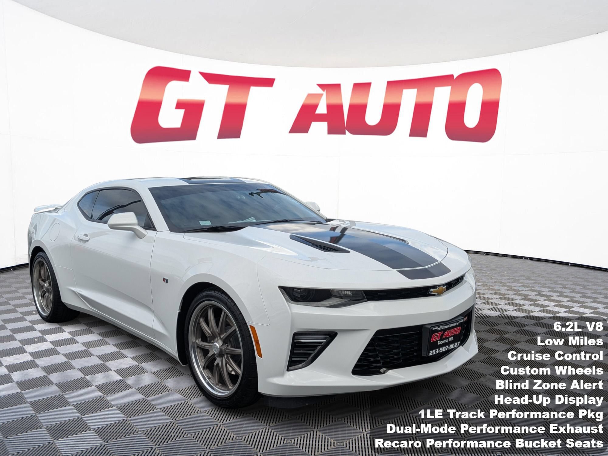 Used 2018 Chevrolet Camaro SS RWD image 1