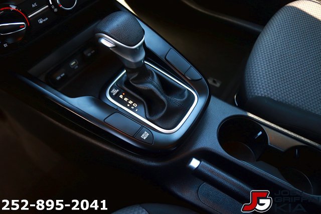 Certified 2024 Kia Soul LX w/ LX Technology Package FWD image 21