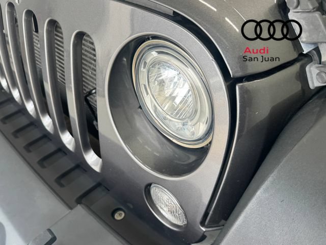 Used 2017 Jeep Wrangler Unlimited Rubicon w/ Connectivity Group AWD/4WD image 5