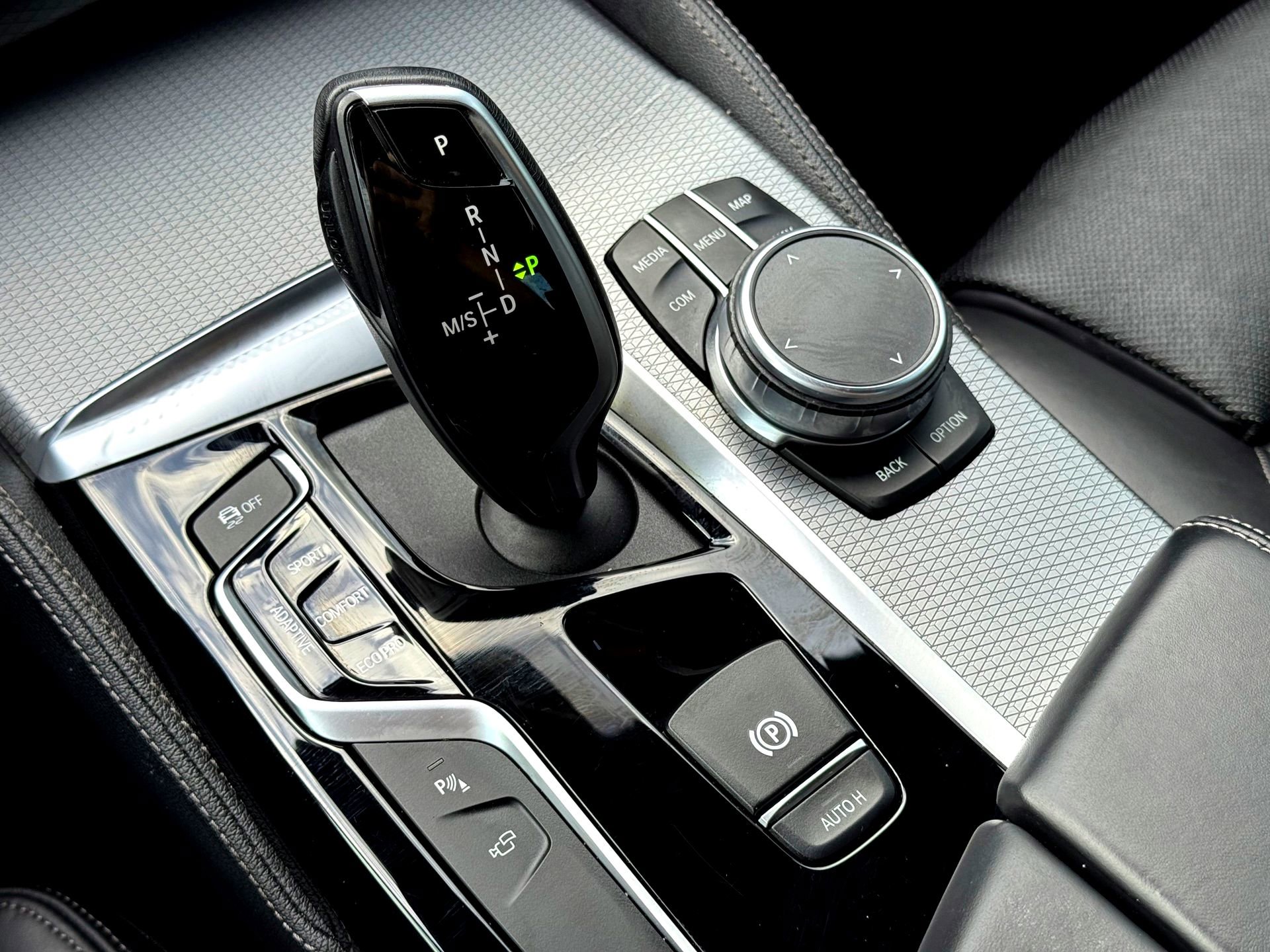 Used 2020 BMW 540i w/ M Sport Package image 27