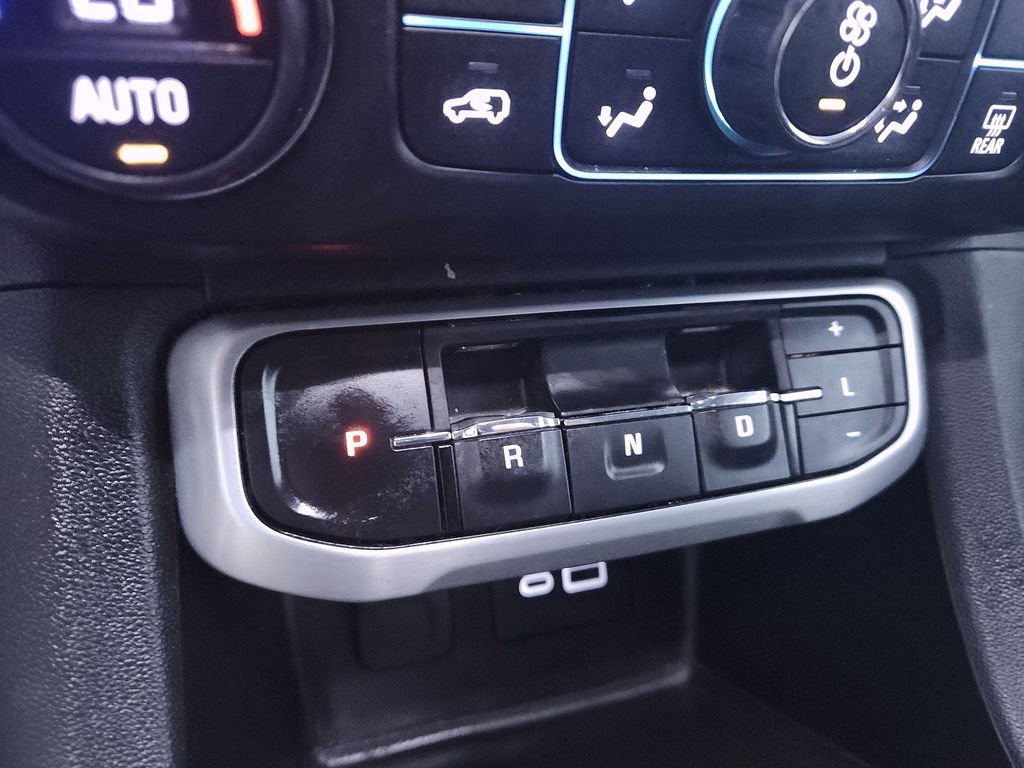 Used 2020 GMC Acadia SLE w/ Driver Convenience Package FWD image 19