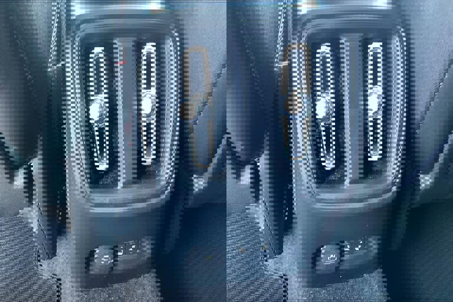 Used 2023 Volvo C40 P8 Recharge Ultimate image 36