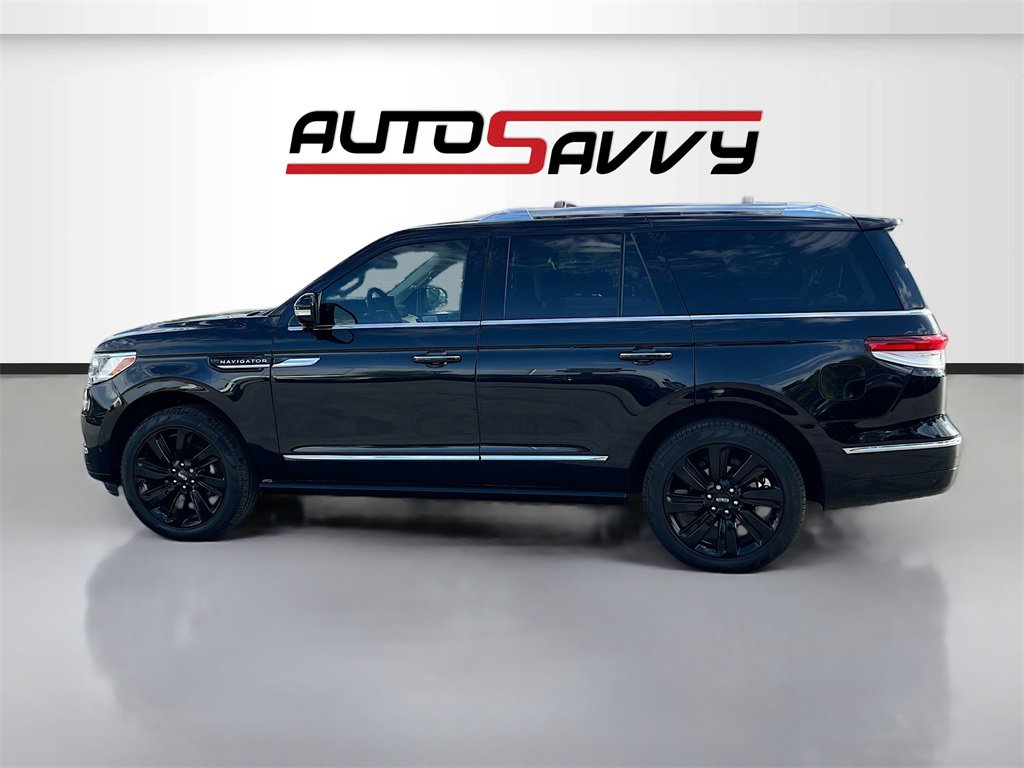 Used 2024 Lincoln Navigator Reserve image 4