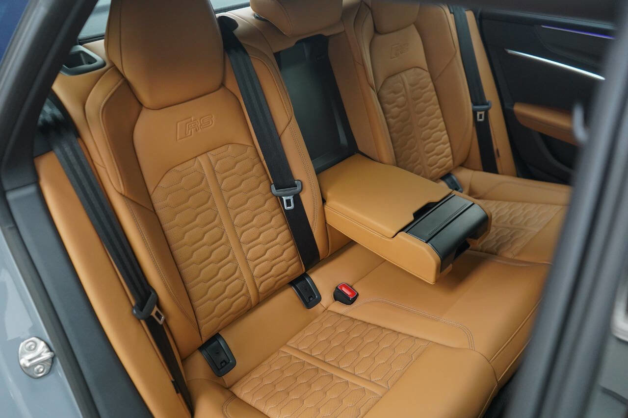 Used 2025 Audi RS 7 Performance AWD/4WD image 71