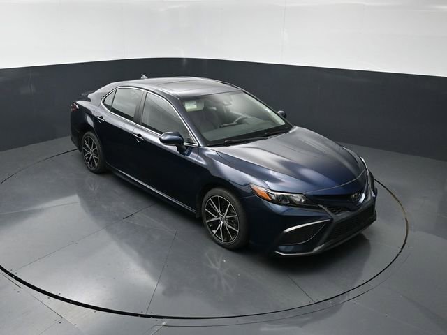 Used 2021 Toyota Camry SE w/ Convenience Package FWD image 19