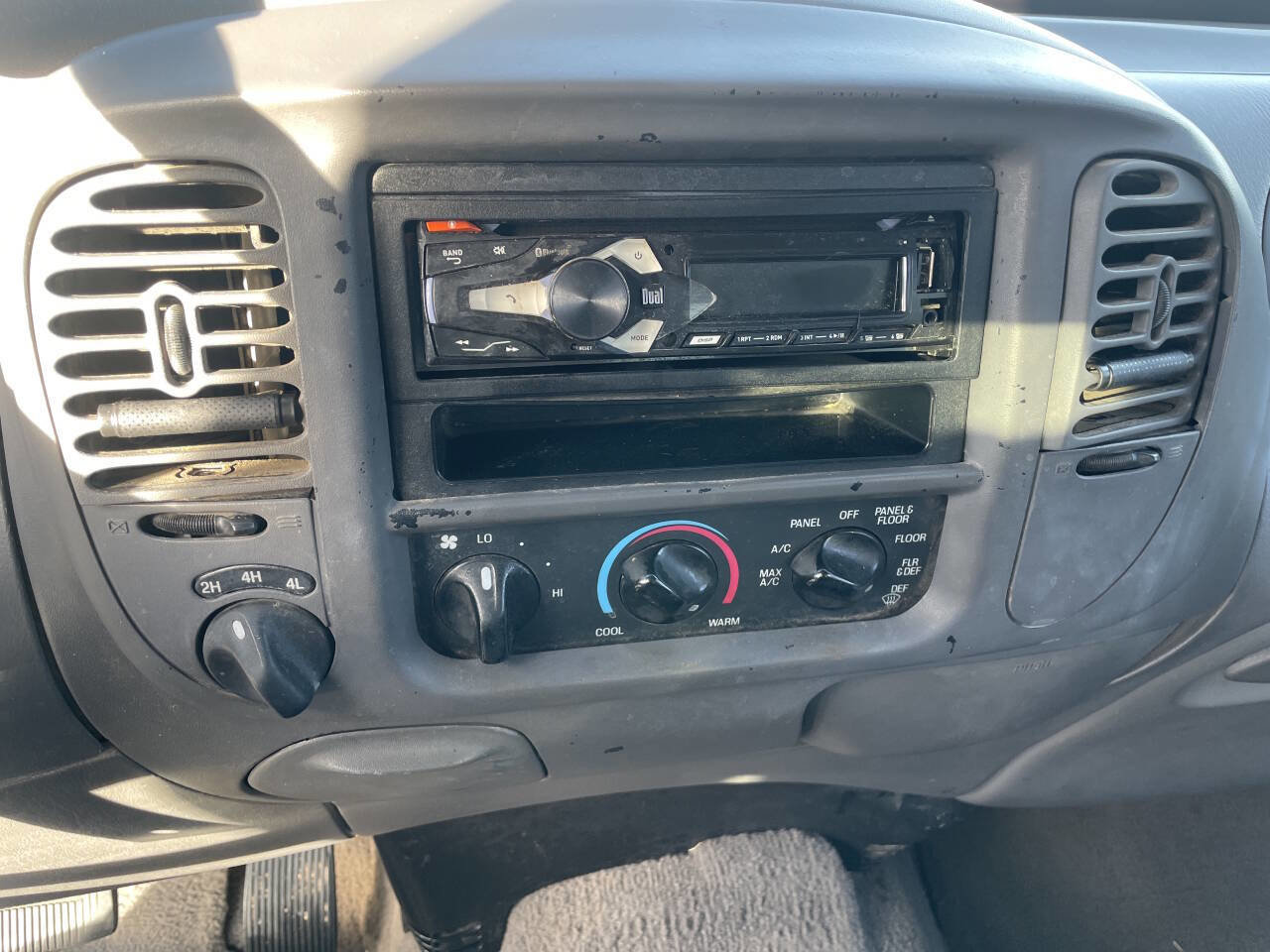 Used 2001 Ford F150 4x4 SuperCrew image 28