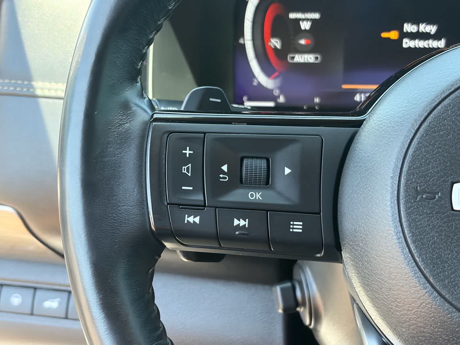 Used 2023 Nissan Pathfinder Platinum AWD/4WD image 15