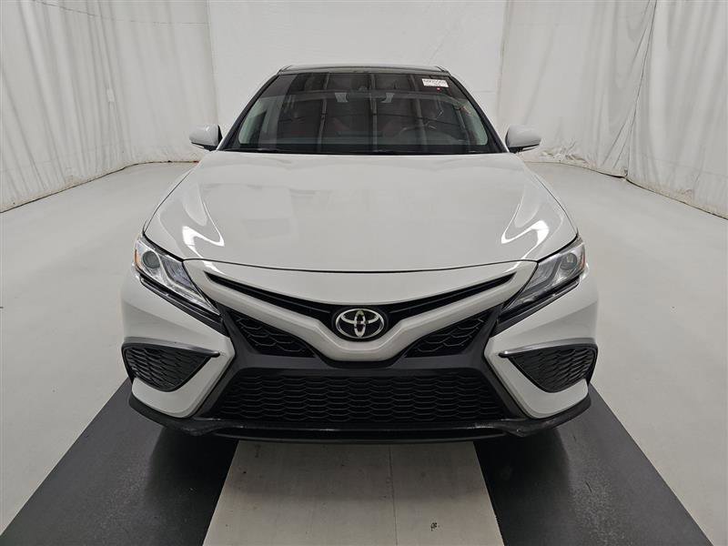Used 2022 Toyota Camry XSE FWD image 2