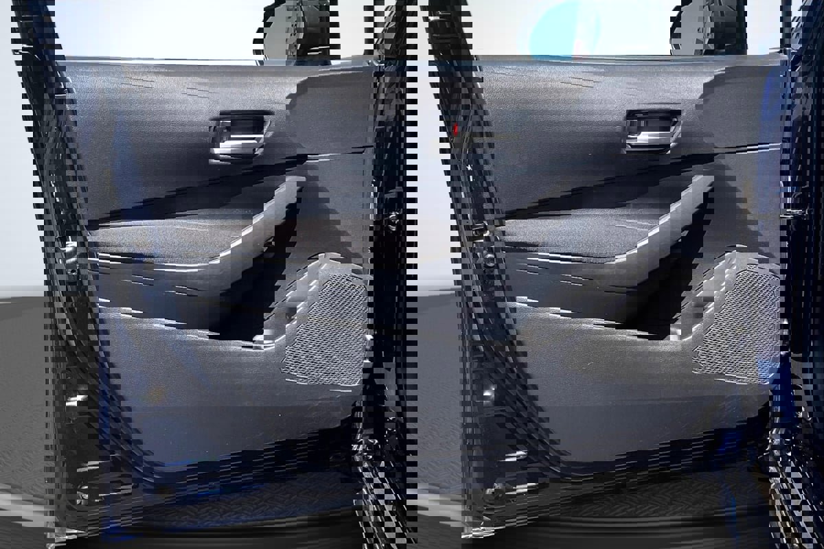 Used 2020 Toyota Corolla LE FWD image 22