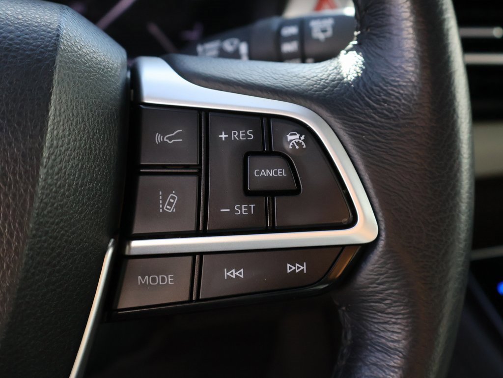 Used 2024 Toyota Sienna XLE image 38