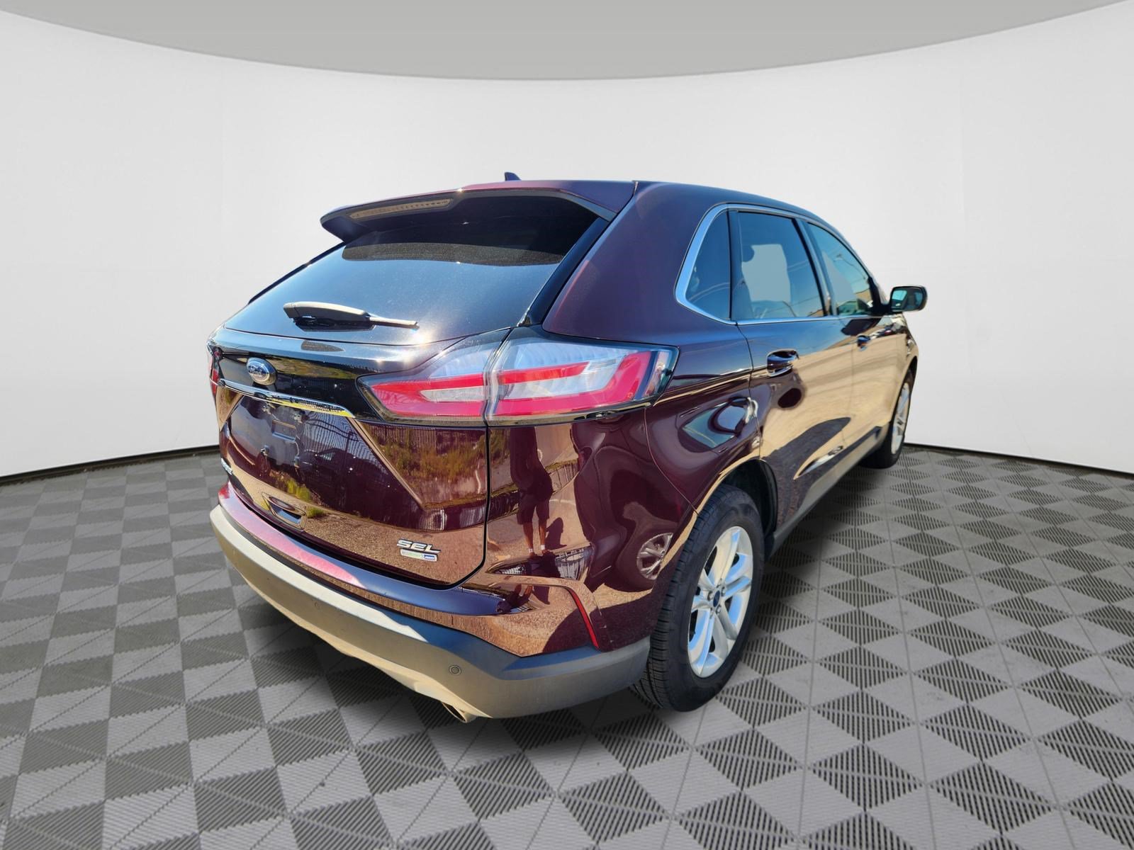 Used 2020 Ford Edge SEL w/ Convenience Package AWD/4WD image 4
