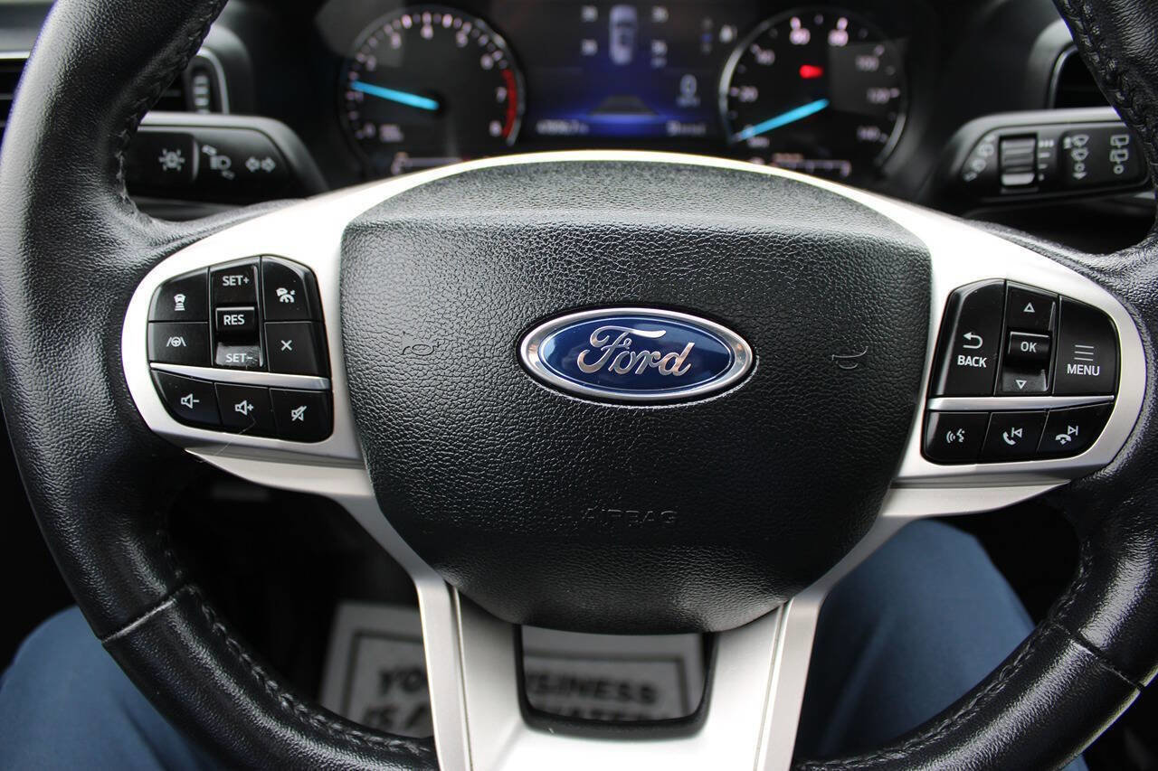 Used 2023 Ford Explorer XLT image 15