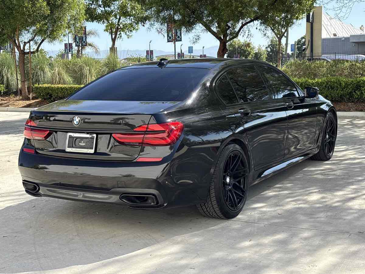 Used 2019 BMW 740i w/ M Sport Package RWD image 3