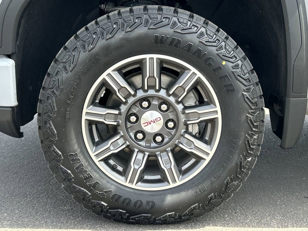 Used 2024 GMC Sierra 1500 AT4 w/ Technology Package image 32