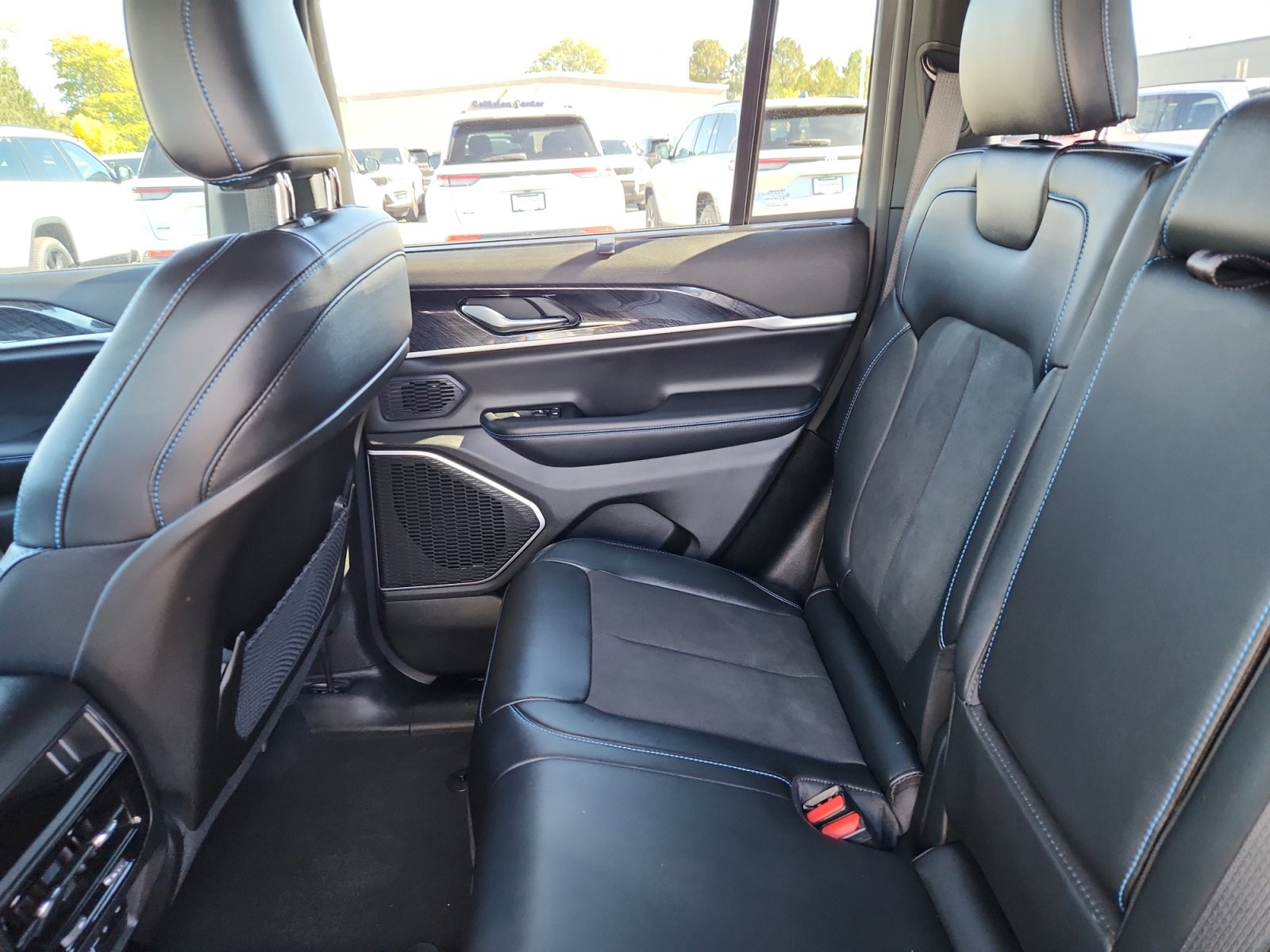 Used 2024 Jeep Grand Cherokee Trailhawk w/ Advanced Protech Group II image 17