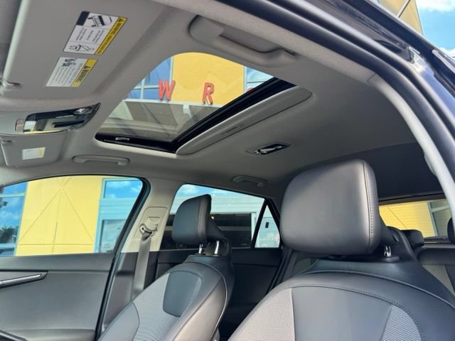 Used 2025 Kia Niro EX Touring FWD image 42