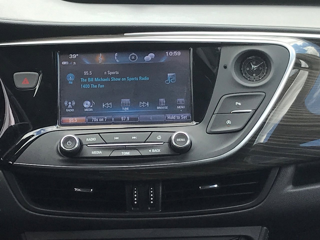 Used 2020 Buick Envision Essence image 7