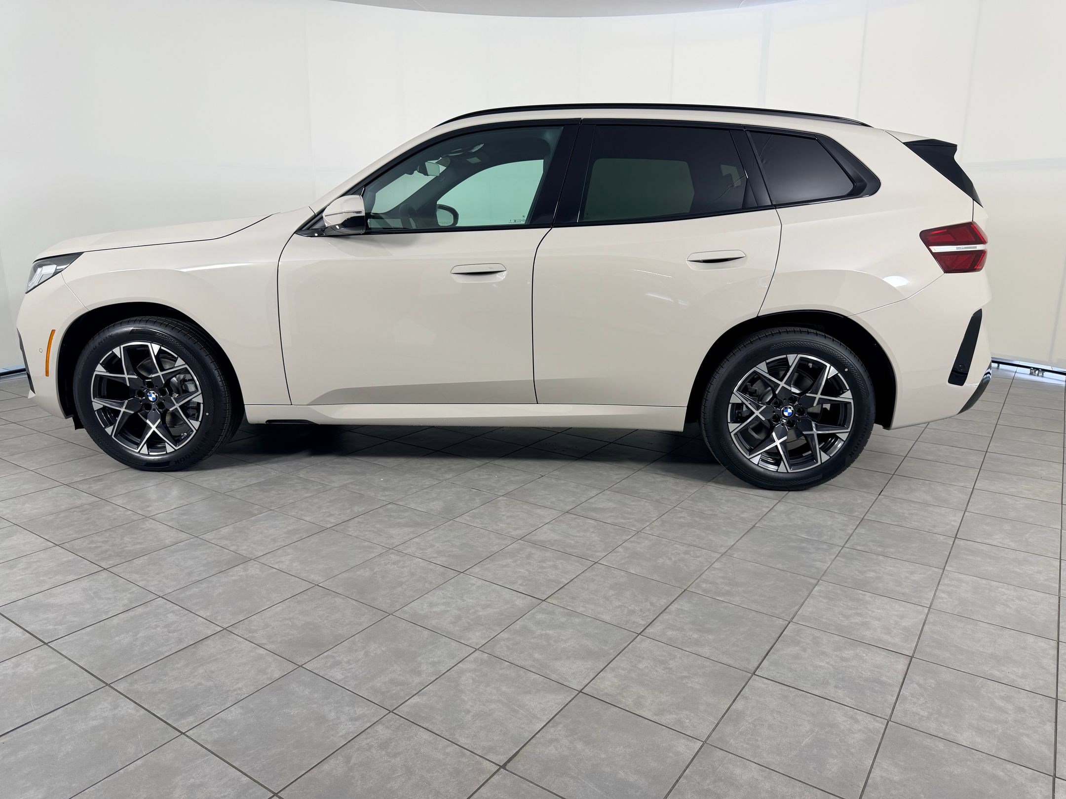 New 2026 BMW X3 xDrive30 w/ M Sport Package AWD/4WD image 2