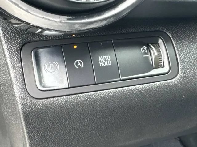 Used 2025 Chevrolet Equinox LT FWD image 29