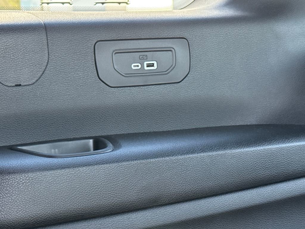 New 2025 Jeep Grand Cherokee L Limited w/ Black Appearance Package image 35