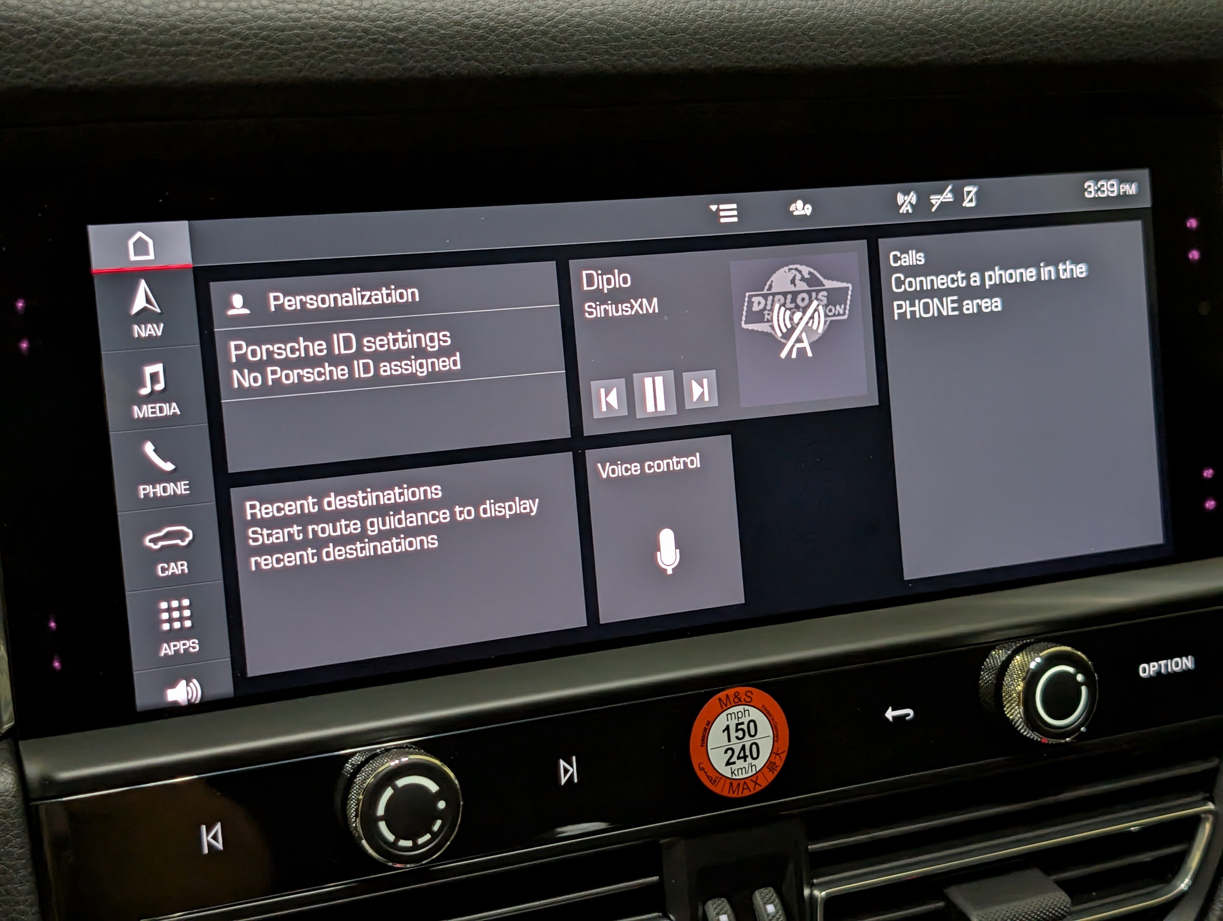 Certified 2025 Porsche Macan image 36