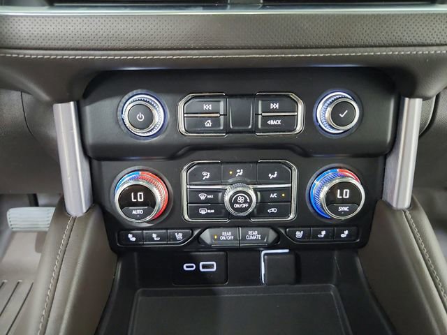 Used 2021 GMC Yukon SLT w/ SLT Luxury Plus Package AWD/4WD image 32