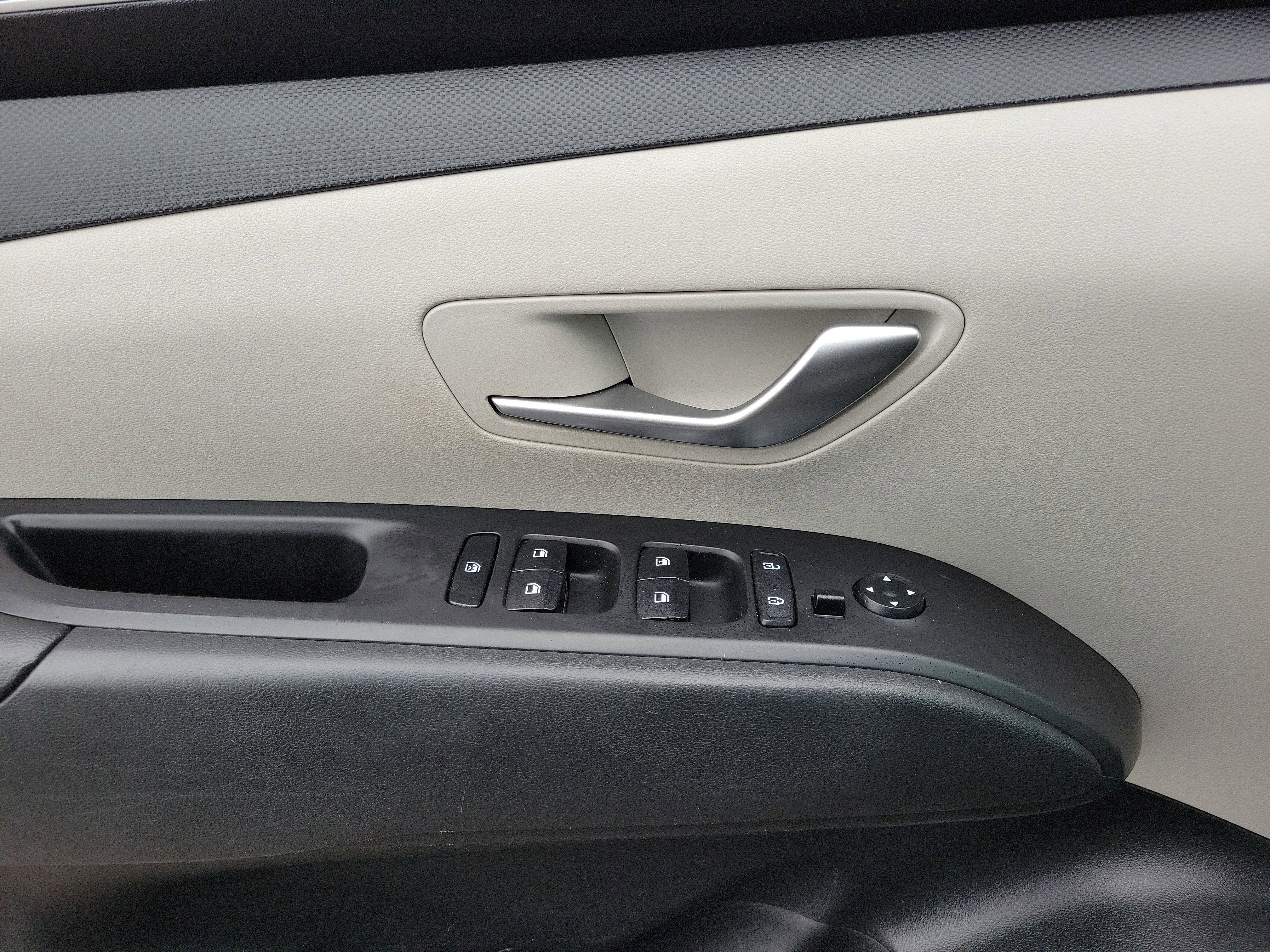 Used 2022 Hyundai Tucson SE image 17