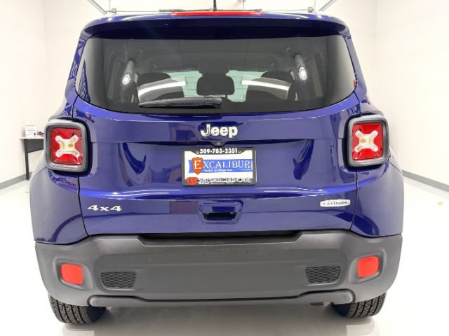 Used 2018 Jeep Renegade Latitude AWD/4WD image 5