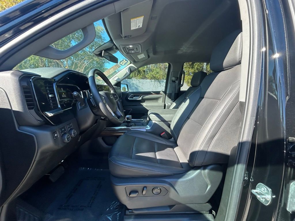 Used 2025 Chevrolet Silverado 1500 RST w/ Redline Edition image 13