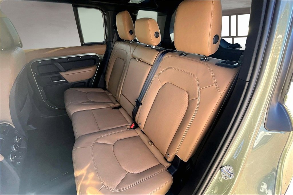 Certified 2025 Land Rover Defender 110 X-Dynamic SE image 27