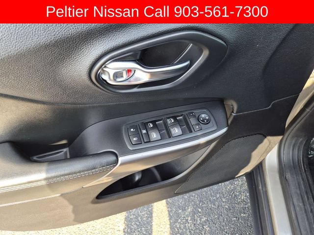 Used 2020 Jeep Cherokee Latitude Plus FWD image 21