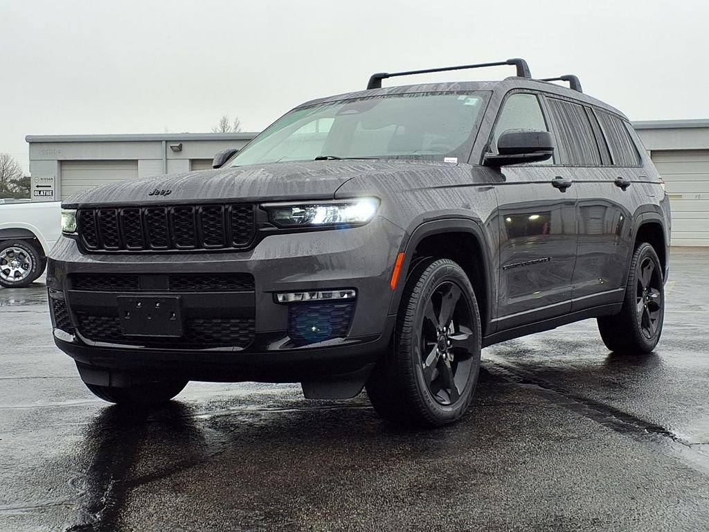 Used 2023 Jeep Grand Cherokee L Limited w/ Black Appearance Package image 2