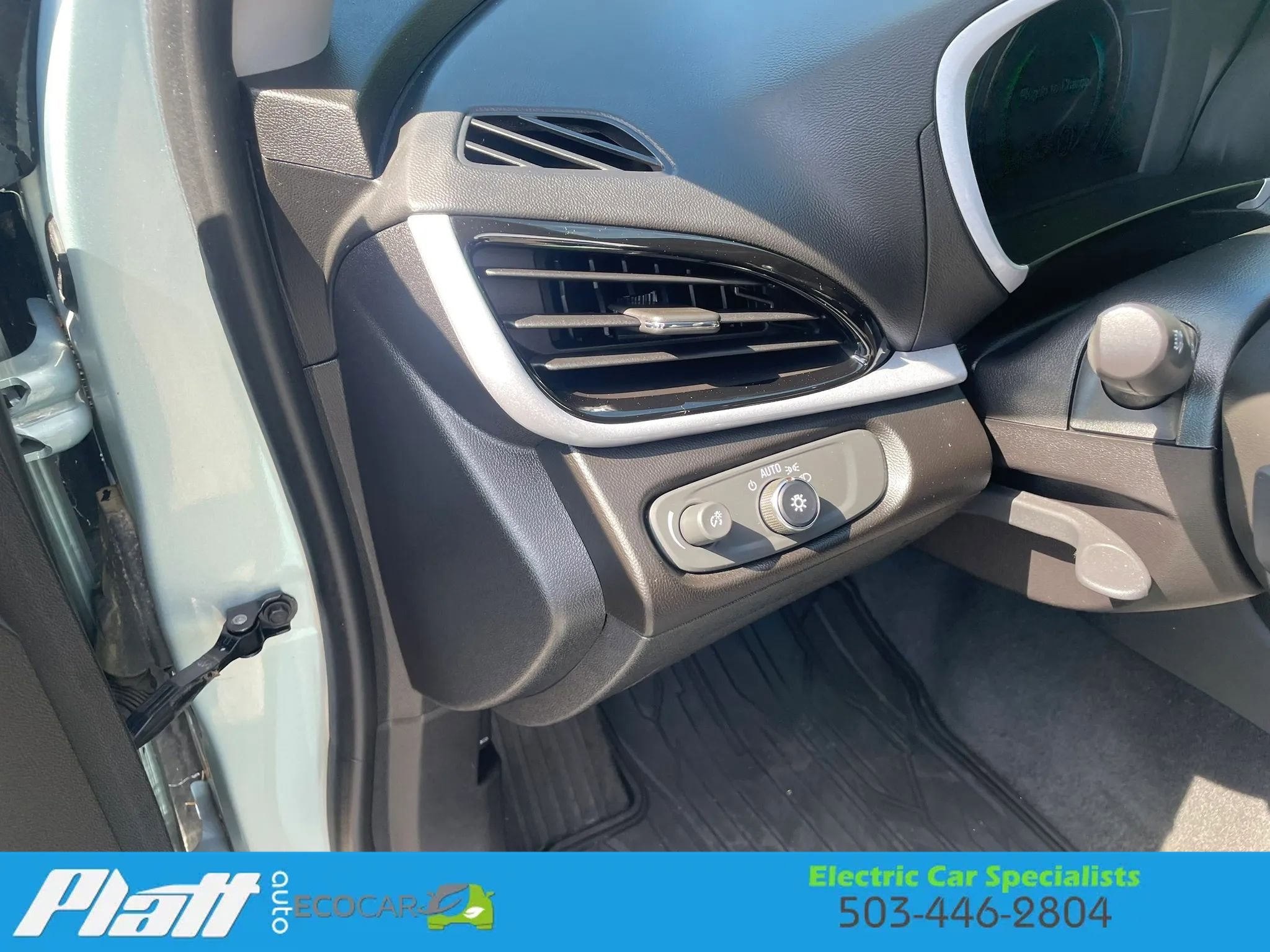Used 2018 Chevrolet Volt LT w/ Comfort Package FWD image 23