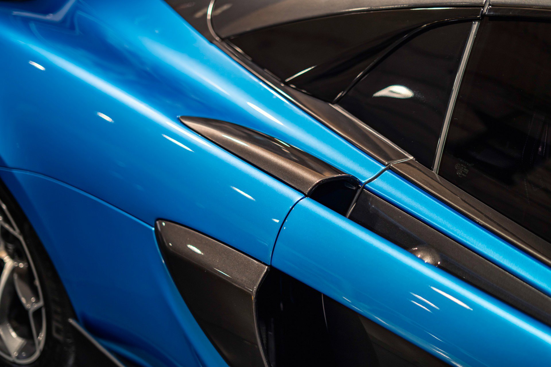 Used 2020 McLaren 600LT Spider RWD image 15