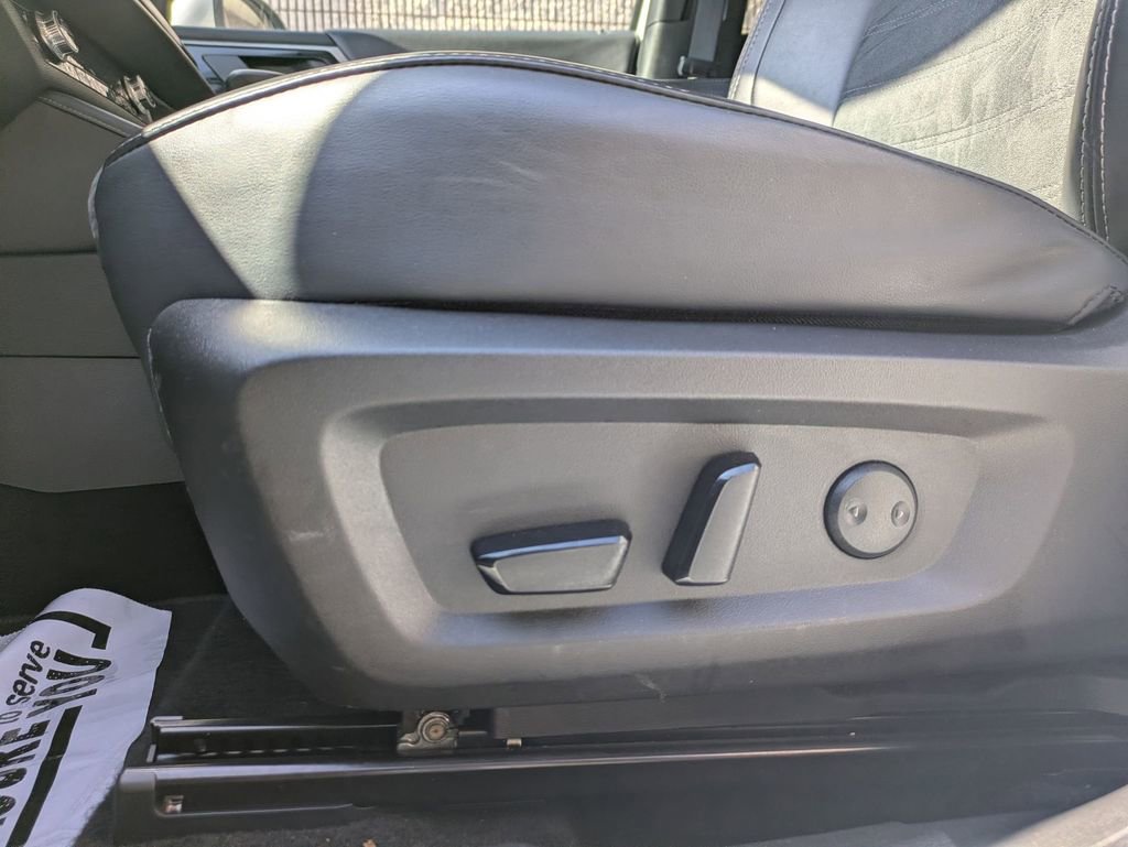 Used 2025 Mitsubishi Outlander SE AWD/4WD image 14