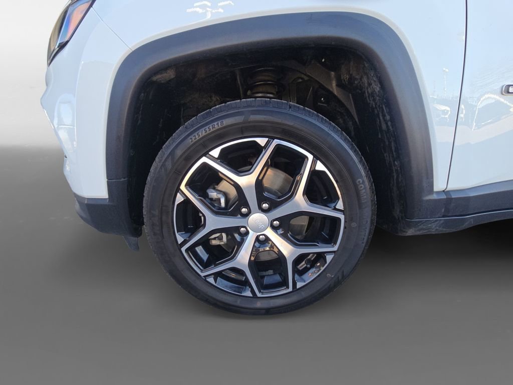 Used 2024 Jeep Compass Latitude image 15