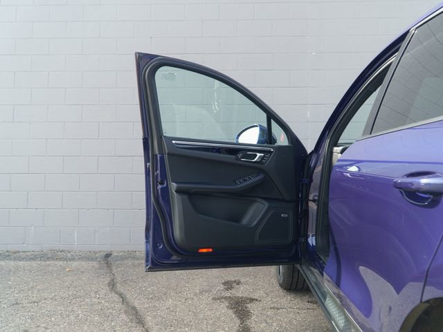 Certified 2026 Porsche Macan image 15