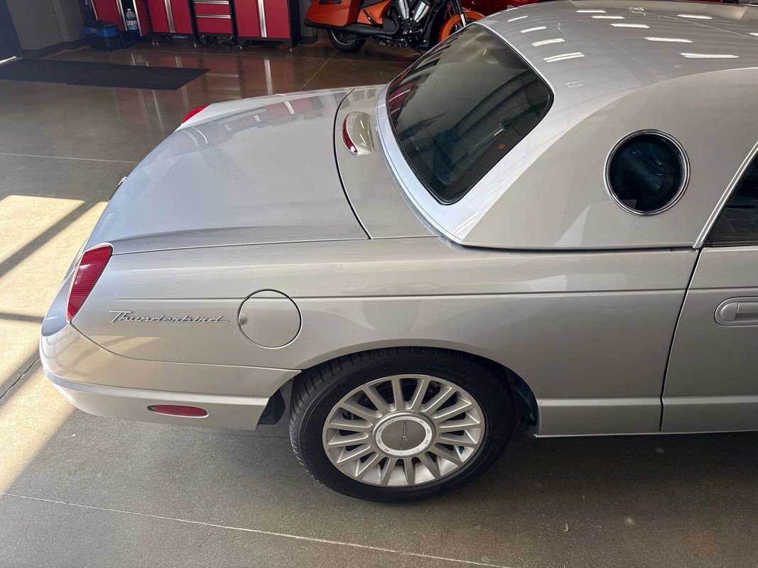 Used 2004 Ford Thunderbird image 76