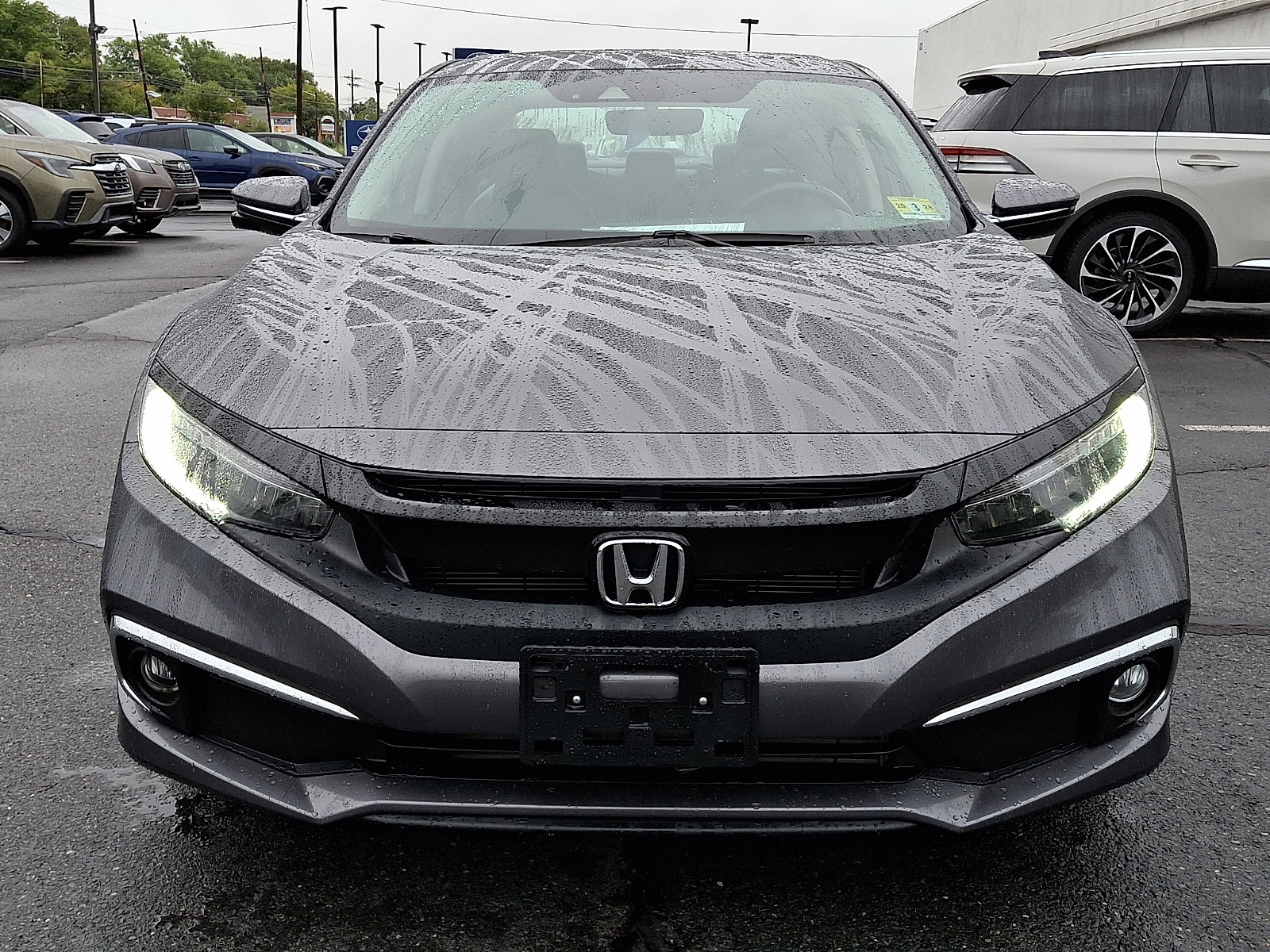 Used 2019 Honda Civic Touring image 2