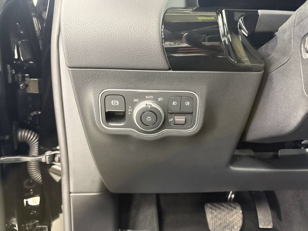 Used 2026 Mercedes-Benz GLA 250 4MATIC image 9