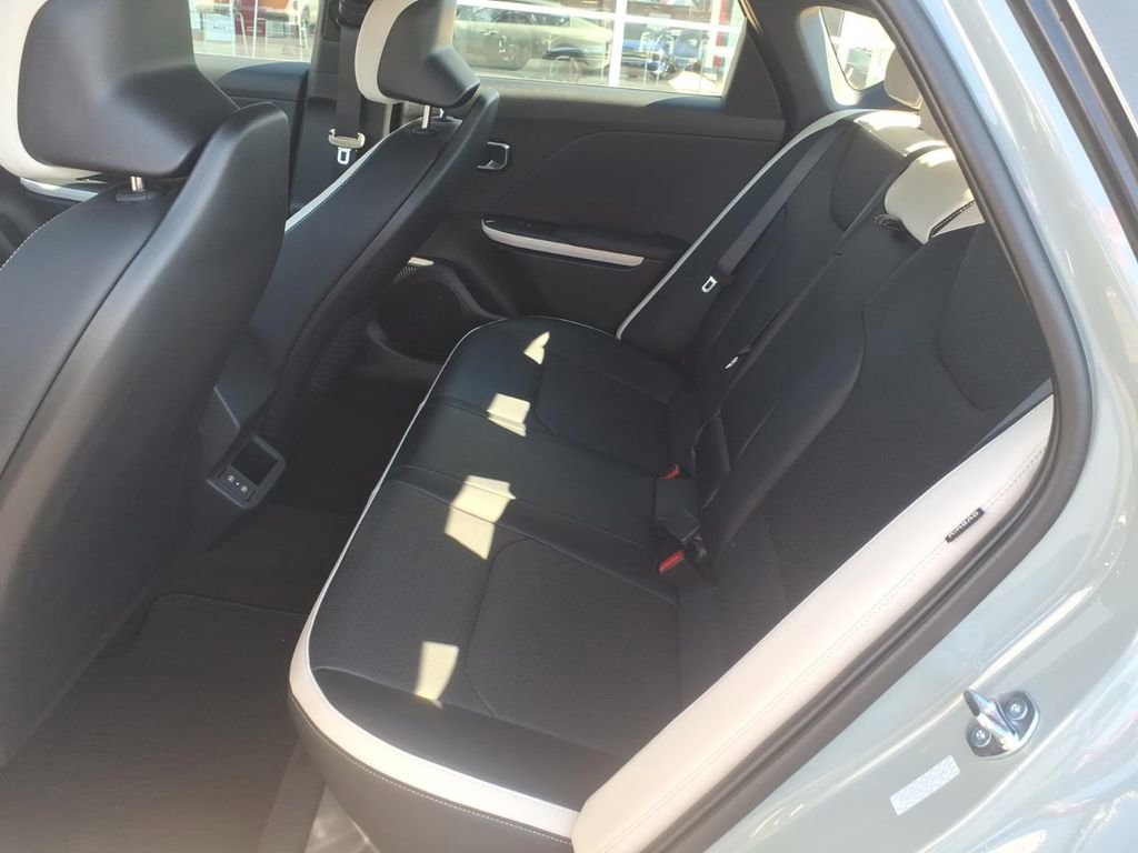 New 2026 Kia K4 GT-Line w/ GT-Line Premium Package FWD image 8