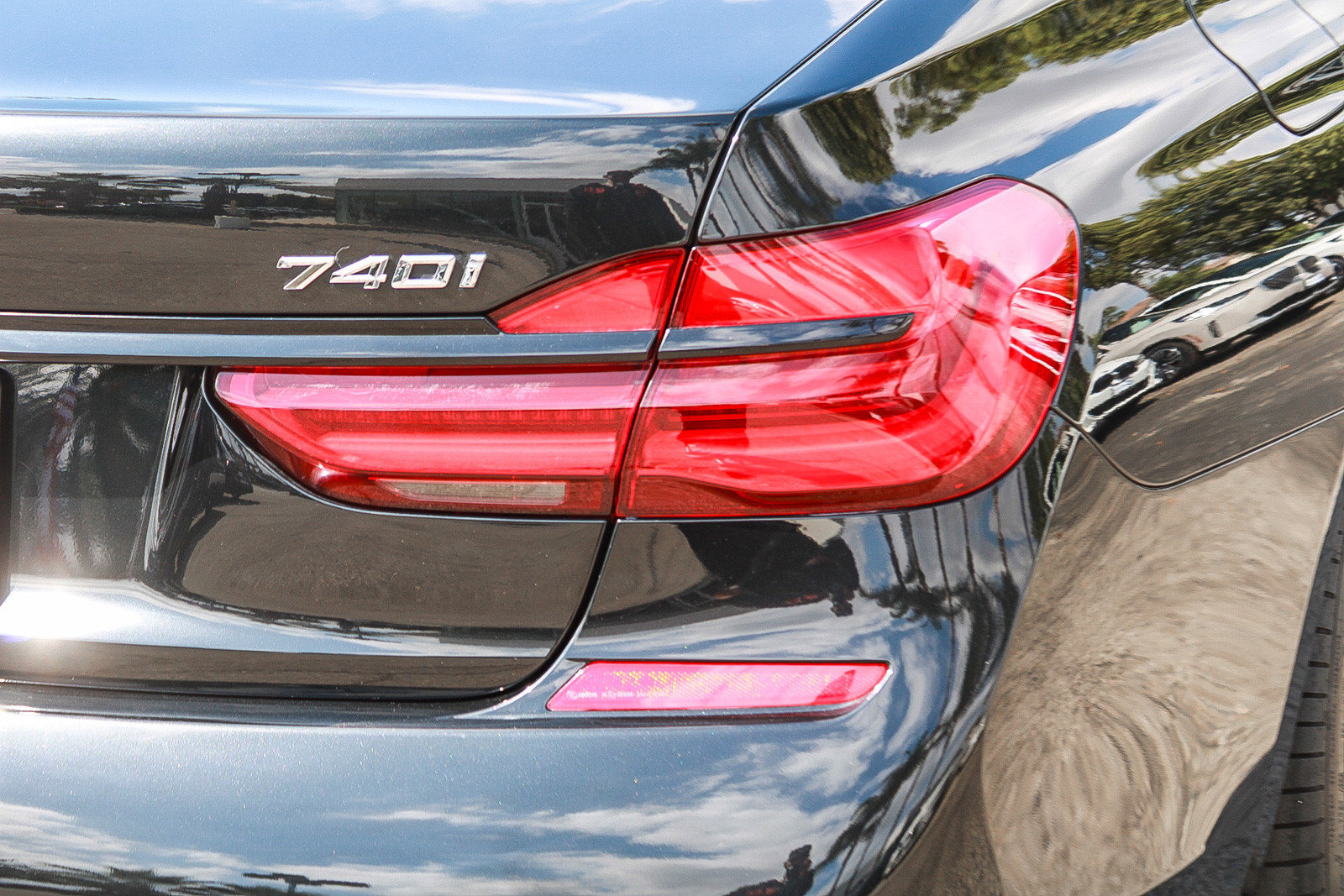 Used 2019 BMW 740i RWD image 7