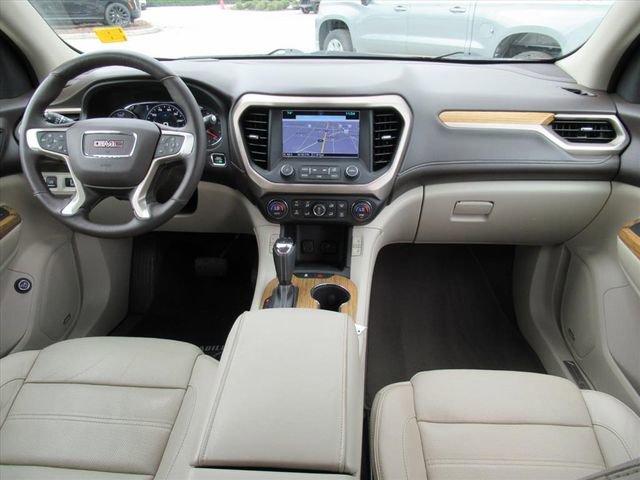 Used 2017 GMC Acadia Denali w/ Technology Package image 11
