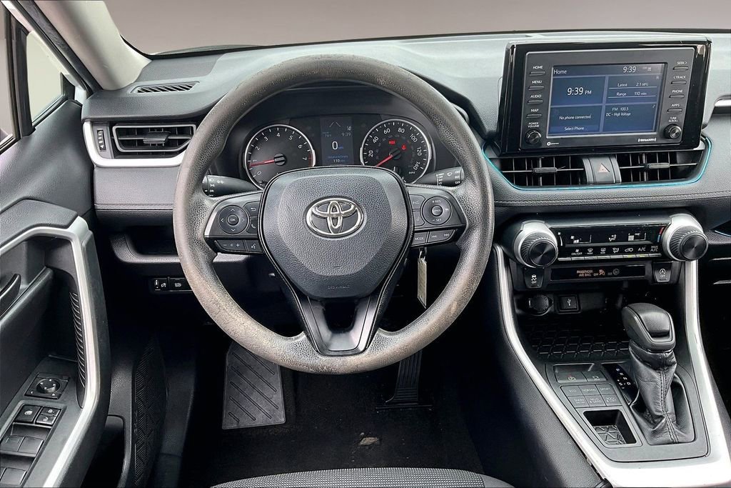 Used 2021 Toyota RAV4 LE image 5