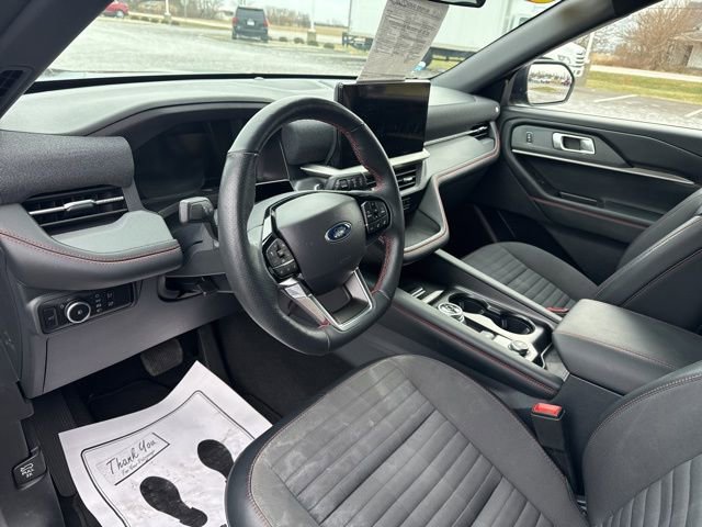 Used 2025 Ford Explorer ST-Line w/ ST-Line Street Pack image 14