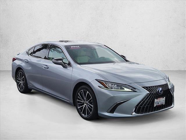Used 2022 Lexus ES 300h w/ Premium Package FWD image 3