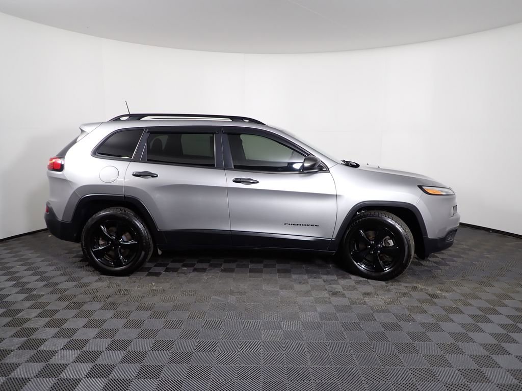 Used 2017 Jeep Cherokee Sport w/ Cold Weather Group image 21